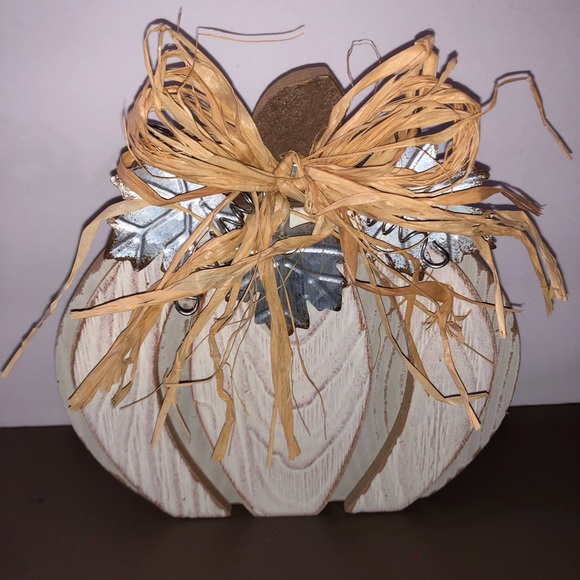 Pumpkin (wood) - Picture 1 of 2